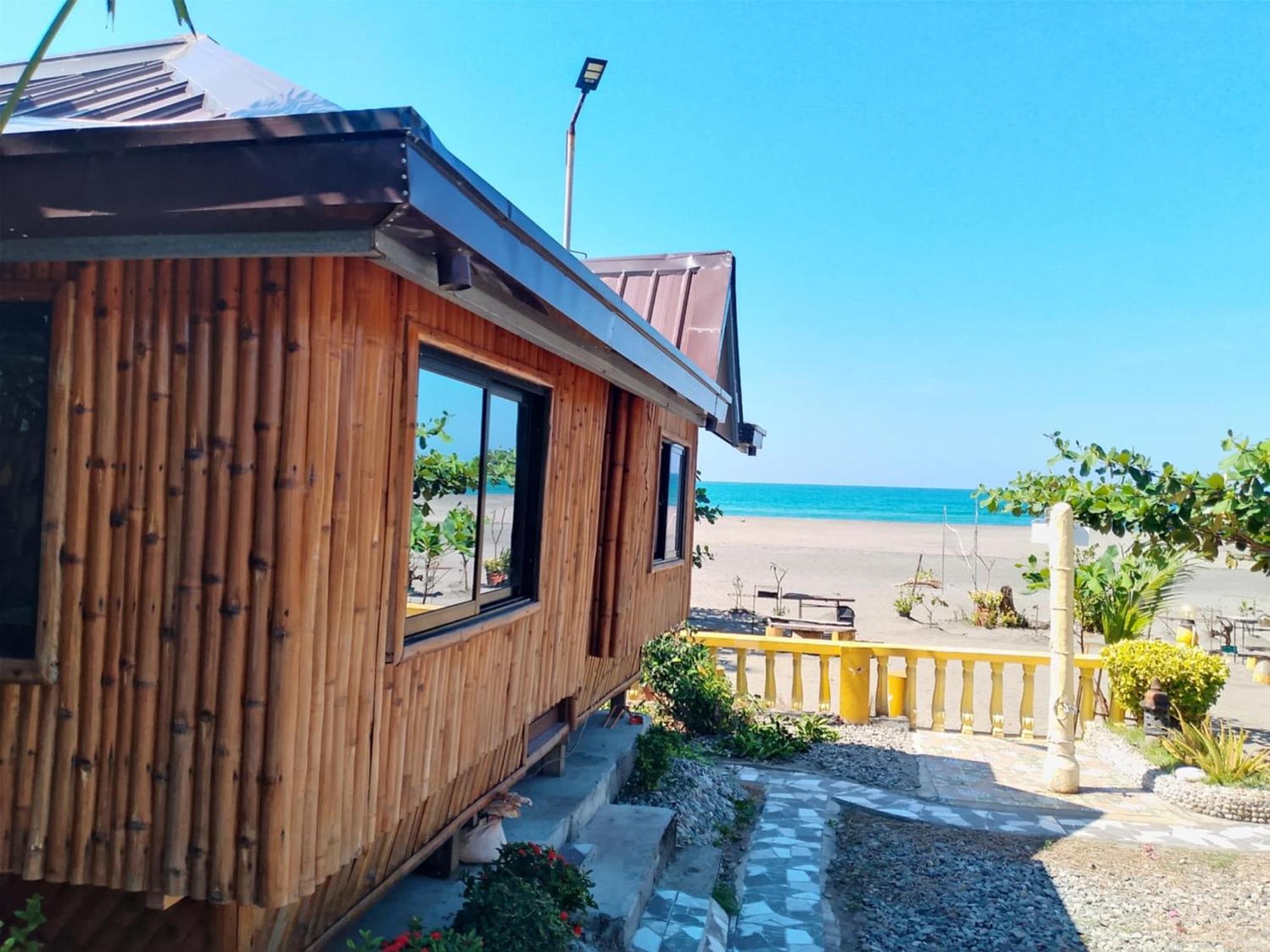 Sea Breeze Beachfront Home And Cottages ซานฮวน ภายนอก รูปภาพ