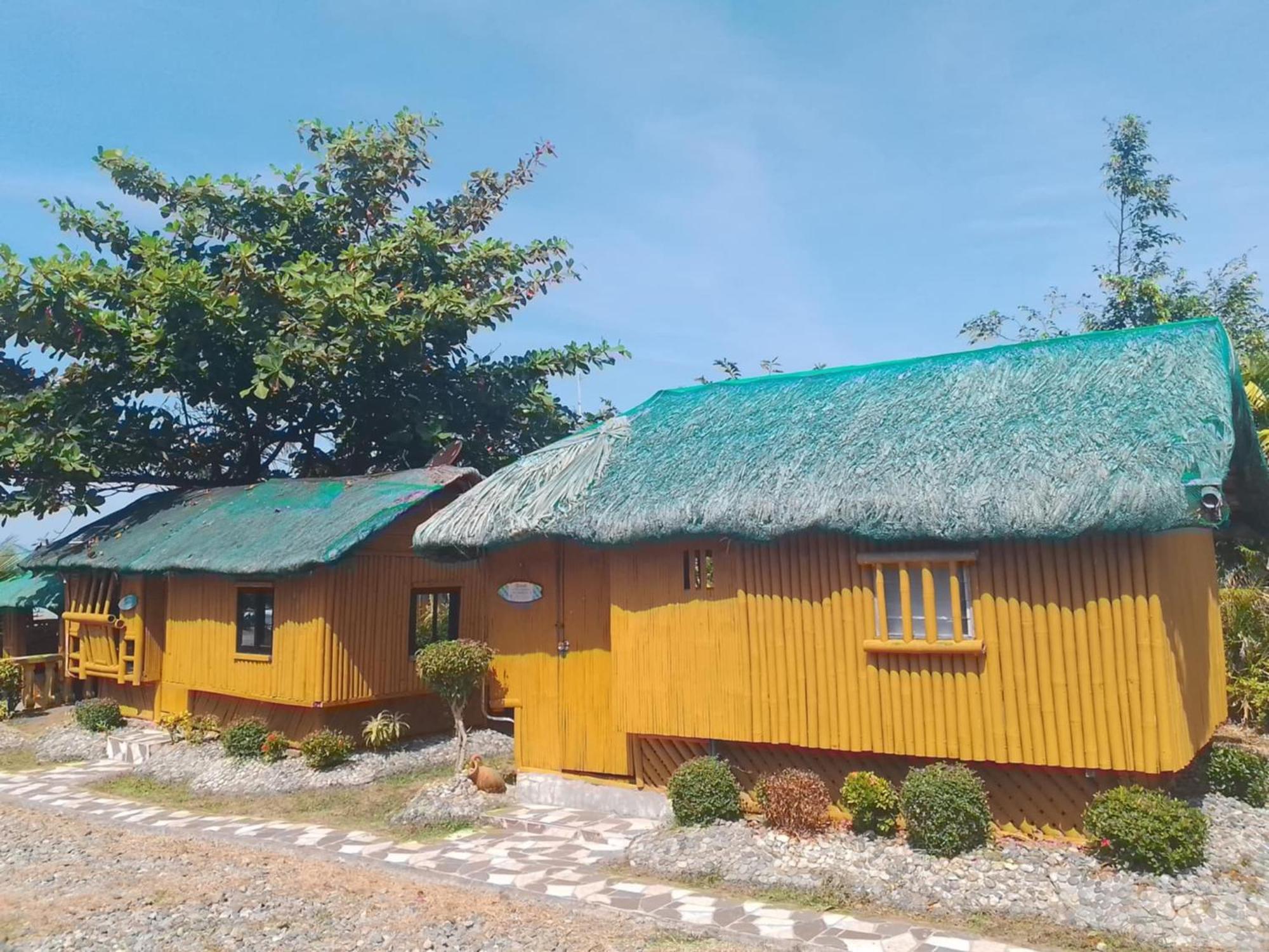 Sea Breeze Beachfront Home And Cottages ซานฮวน ภายนอก รูปภาพ