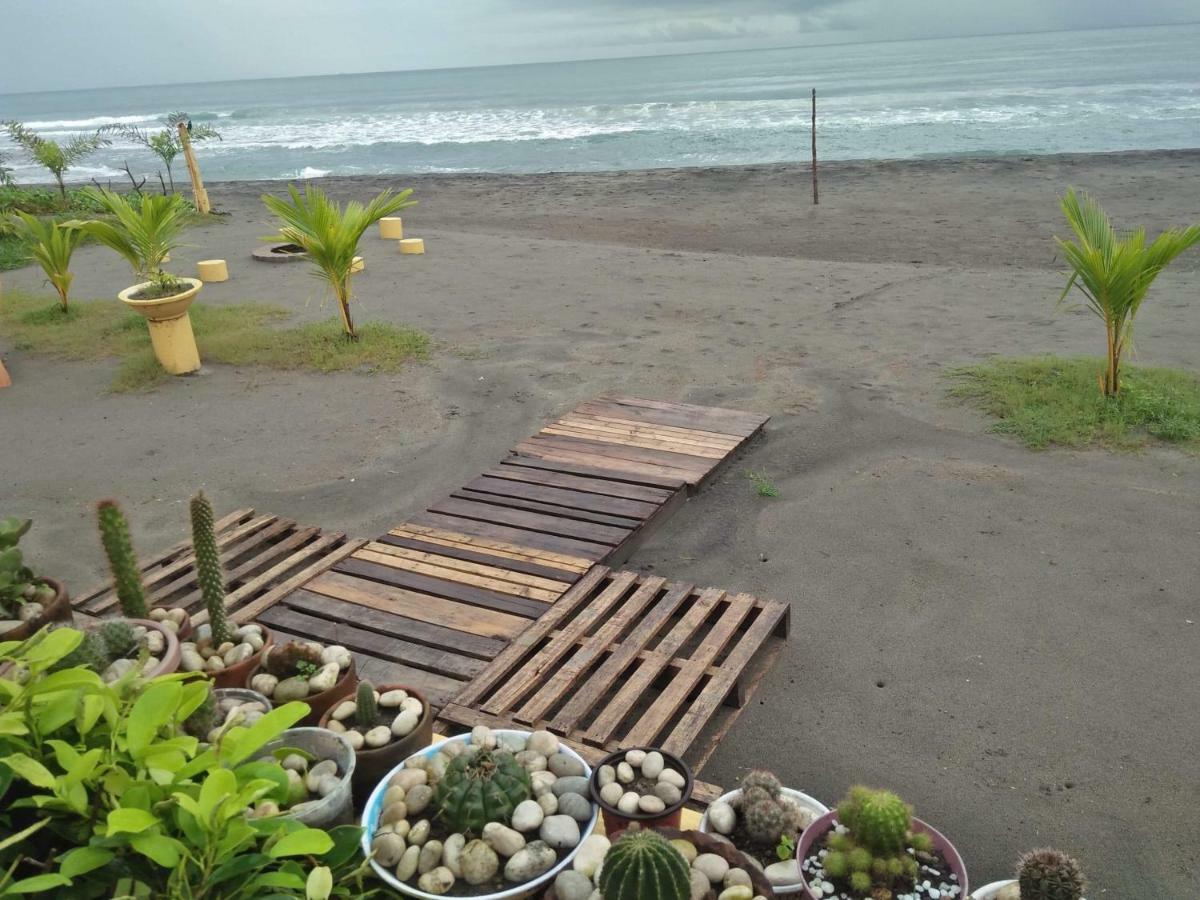 Sea Breeze Beachfront Home And Cottages ซานฮวน ภายนอก รูปภาพ