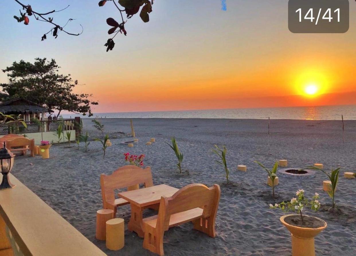 Seabreeze Beachfront Home And Cottages New Management ซานฮวน ภายนอก รูปภาพ