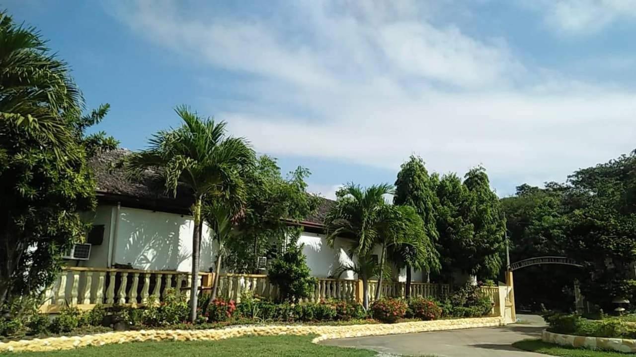 Sea Breeze Beachfront Home And Cottages ซานฮวน ภายนอก รูปภาพ